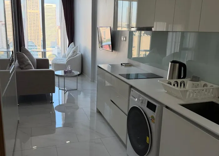 Hyde 11 Luxury Sky Living * 曼谷