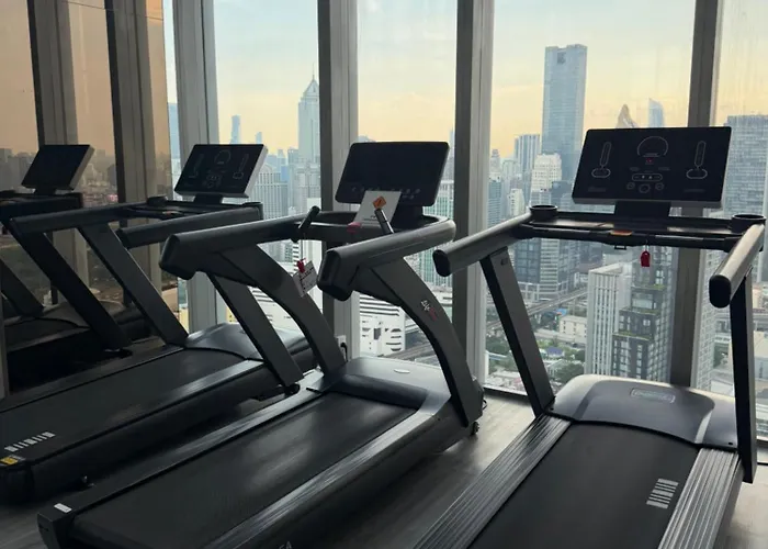 Hyde 11 Luxury Sky Living 公寓 曼谷